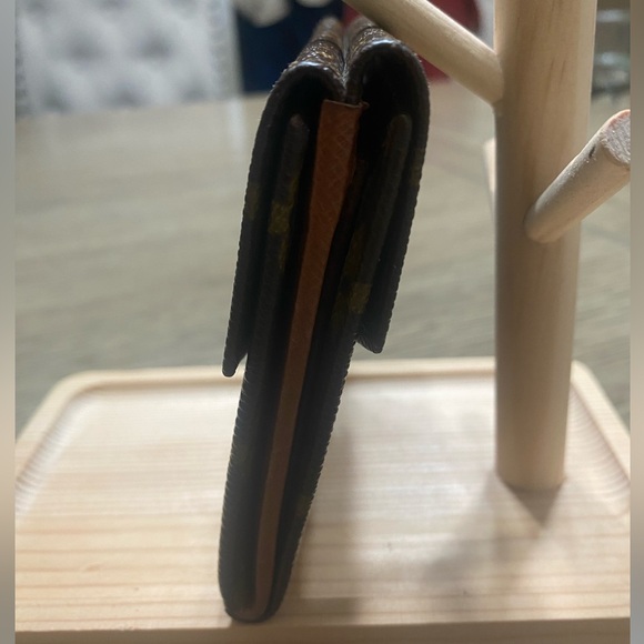 Vintage LV Wallet - Picture 5 of 13